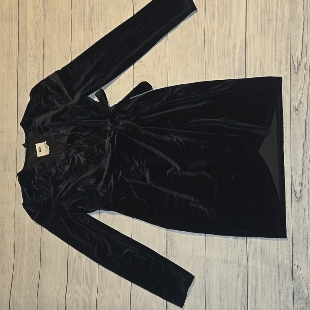 August Sky Long Sleeve Velvet Faux Wrap Mini Dress Black Size L NWT